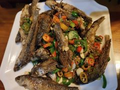 -临江餐馆二楼美食部落