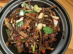 -云海肴·汽锅鸡·云南菜(天山百盛优客店)