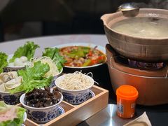 -聚汇三少·龙虾·中餐厅(莫邪路新天地店)