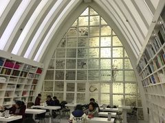 -钟书阁(松江泰晤士小镇店)