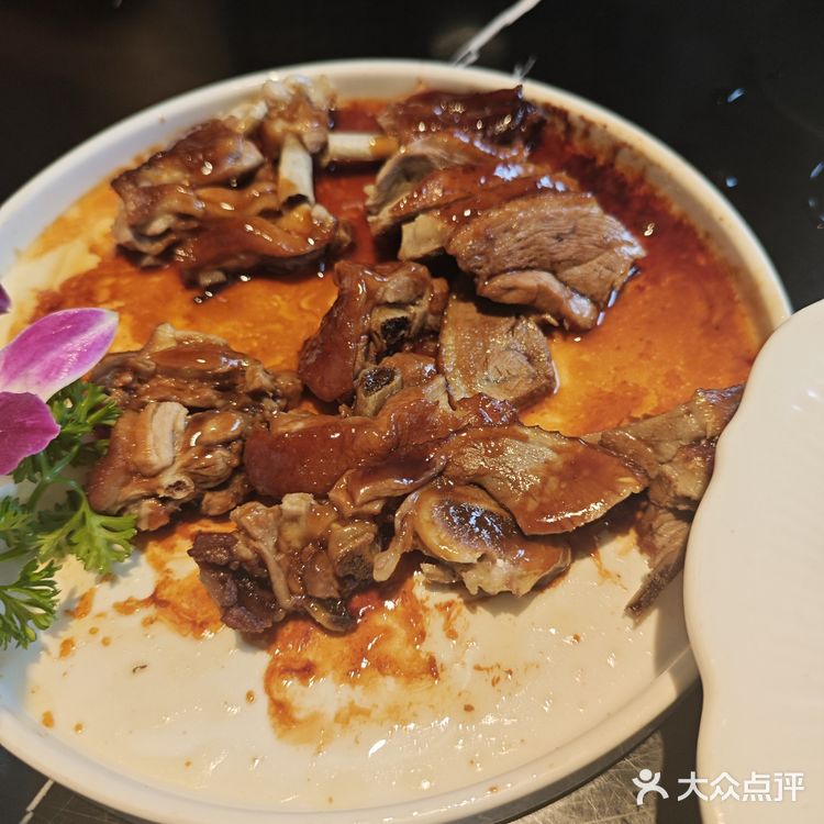 鸭油很香，酸菜鱼的酸菜挺好吃的，这个客家菜