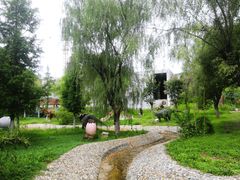 -雪山彩虹谷景区