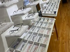 -MiRi眼镜·蔡司·星趣控·尼康控优点视觉合作店(南京东路店)