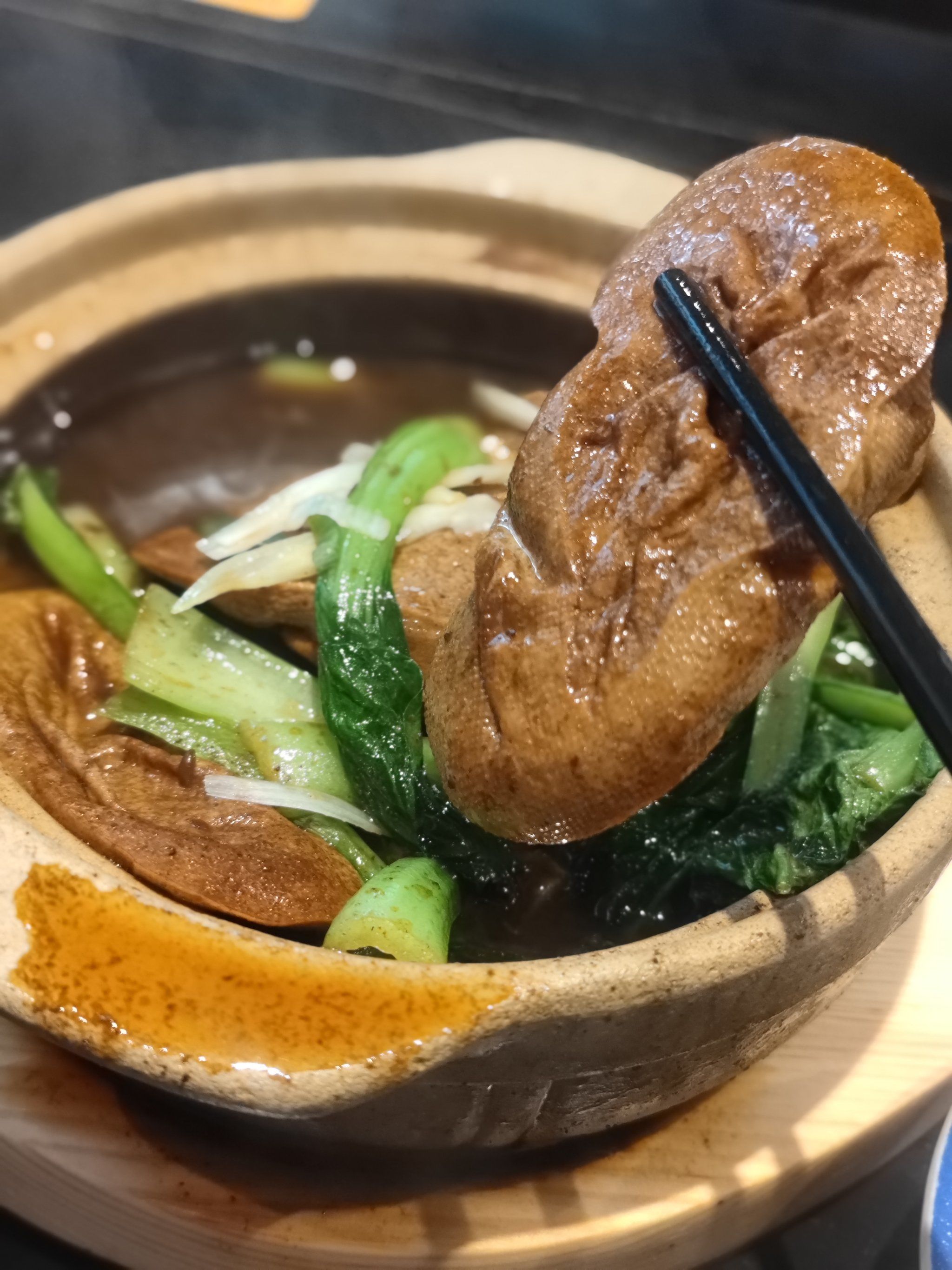 到中山陵旅游吃这家砂锅素鸡煲,9块钱不到