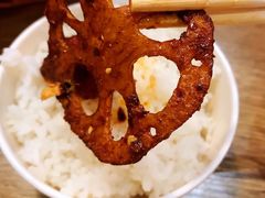 -愉肴麻辣香锅(中山路店)
