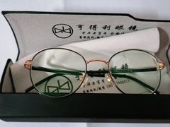 -罗伯特眼镜·蔡司官方授权(罗湖国贸店)