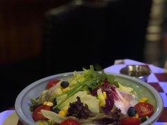 田园蔬菜沙拉-鲨鱼美式餐厅酒吧Sharky