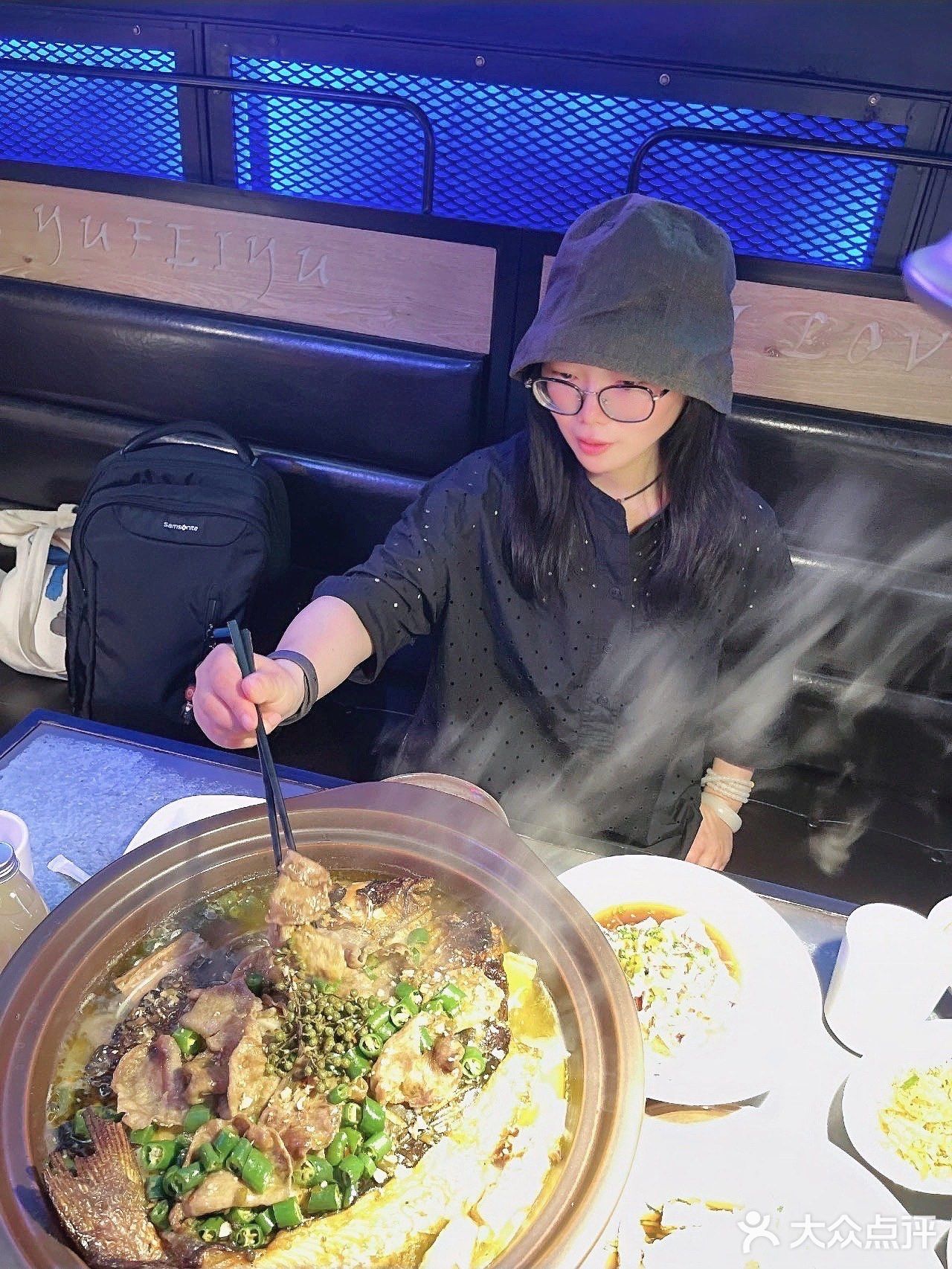 魔都网红店打卡面对面吃烤鱼撸串串喝酒聊天真开心09