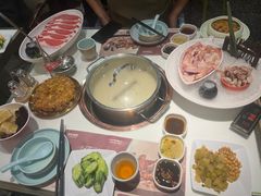 -洪氏嗨捞·猪肚鸡火锅(阳光天地店)