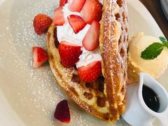 -ROAST coffee & eatery