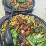 凤凰西街这家砂锅店猪蹄很好吃[呲牙]