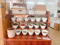 自助调料区-苗伯妈酸汤火锅