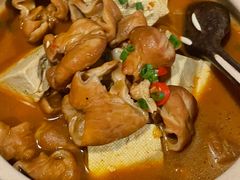 臭豆腐肥肠煲-人间半杯·小酒馆创意菜(三里屯店)