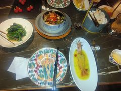 -海派悦庭·海胆烧麦·新融合菜(凯德广场店)