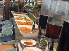 -洪氏嗨捞·广东猪肚鸡·椰子鸡火锅(西咸万象城店)