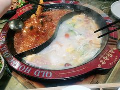 -老房老舍重庆火锅(假日城市店)