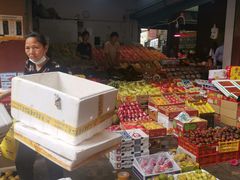 自助取餐区-三亚新鸿港水果一级批发市场