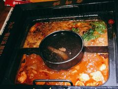 -老牌坊云南鱼豆花火锅(哈西万达店)