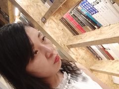 -新华里咖啡书吧(新华书店小寨店)