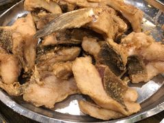 炸过的鱼摆摆-肖肖酸萝卜鱼火锅(总店)