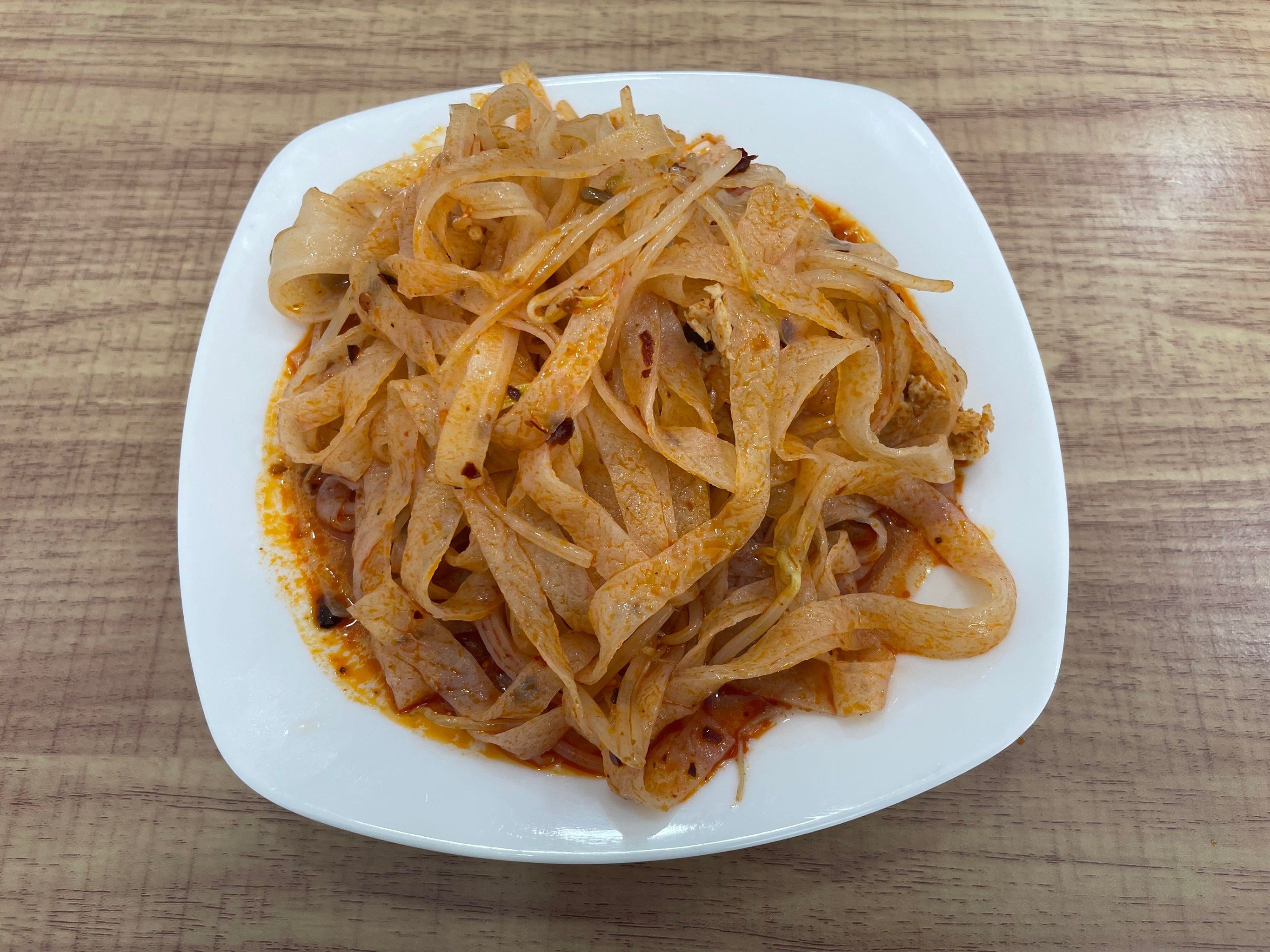 小镇上的晓峰擀面皮分店