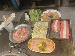 -宽板凳老灶火锅(台湾街店)