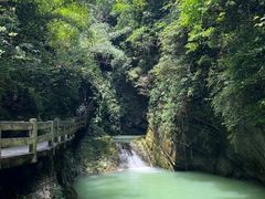 -龙水峡地缝景区