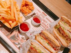 -The Habit Burger Grill 哈比特汉堡(复兴soho店)
