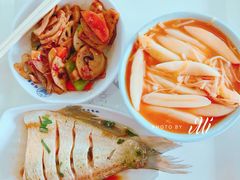 -同济大学本部学苑饮食广场