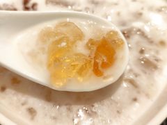 养颜雪梨炖桃胶-粤轩楼广式特色餐厅(青岛路店)