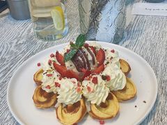 草莓冰淇淋华夫-娜娜家•Nana's restaurant (南开大悦城店)