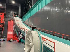 -极限PLAY运动娱乐新世界·团建派对表演休闲馆·室内高空游乐园