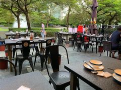 露天位-三妹小龙虾·黄油蟹(华侨城总店)