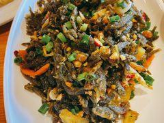 油炸小鱼凉拌-88号小吃店·经典云南菜·地道纳西美食