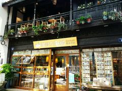 -猫的天空之城概念书店(杭州南宋御街店)