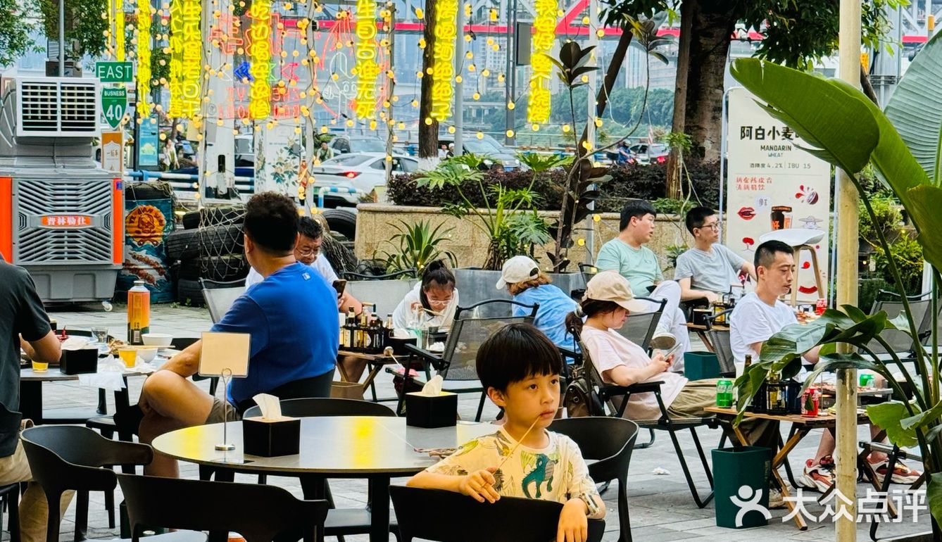 真不是自家后院！是北滨路露天烧烤！！  