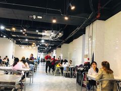 大堂-凤凰路何眼镜香辣蟹(花果园店)