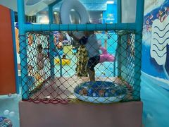 -鸿通城购物中心