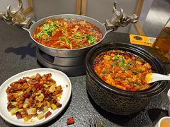 -万重锦·人文川菜馆(骡马市店)