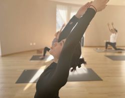 -酉嘉瑜伽YO+YOGA