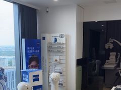 -三目眼镜·蔡司视觉合作店(青浦宝龙店)