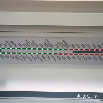 松江人民花了几个亿打造的，有轨电车，终于有机会