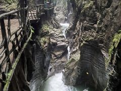 -蝶舞清江·恩施地心谷景区