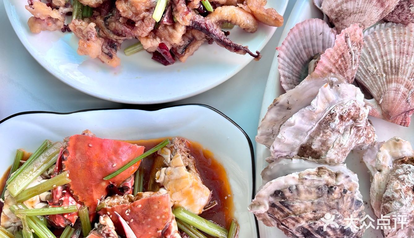 逛完啤酒城，正好来品尝美食啦~