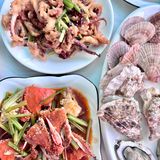 逛完啤酒城，正好来品尝美食啦~