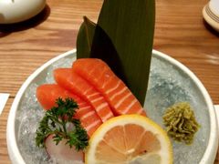 三文鱼刺身-小句号·精致料理(江南环球港店)