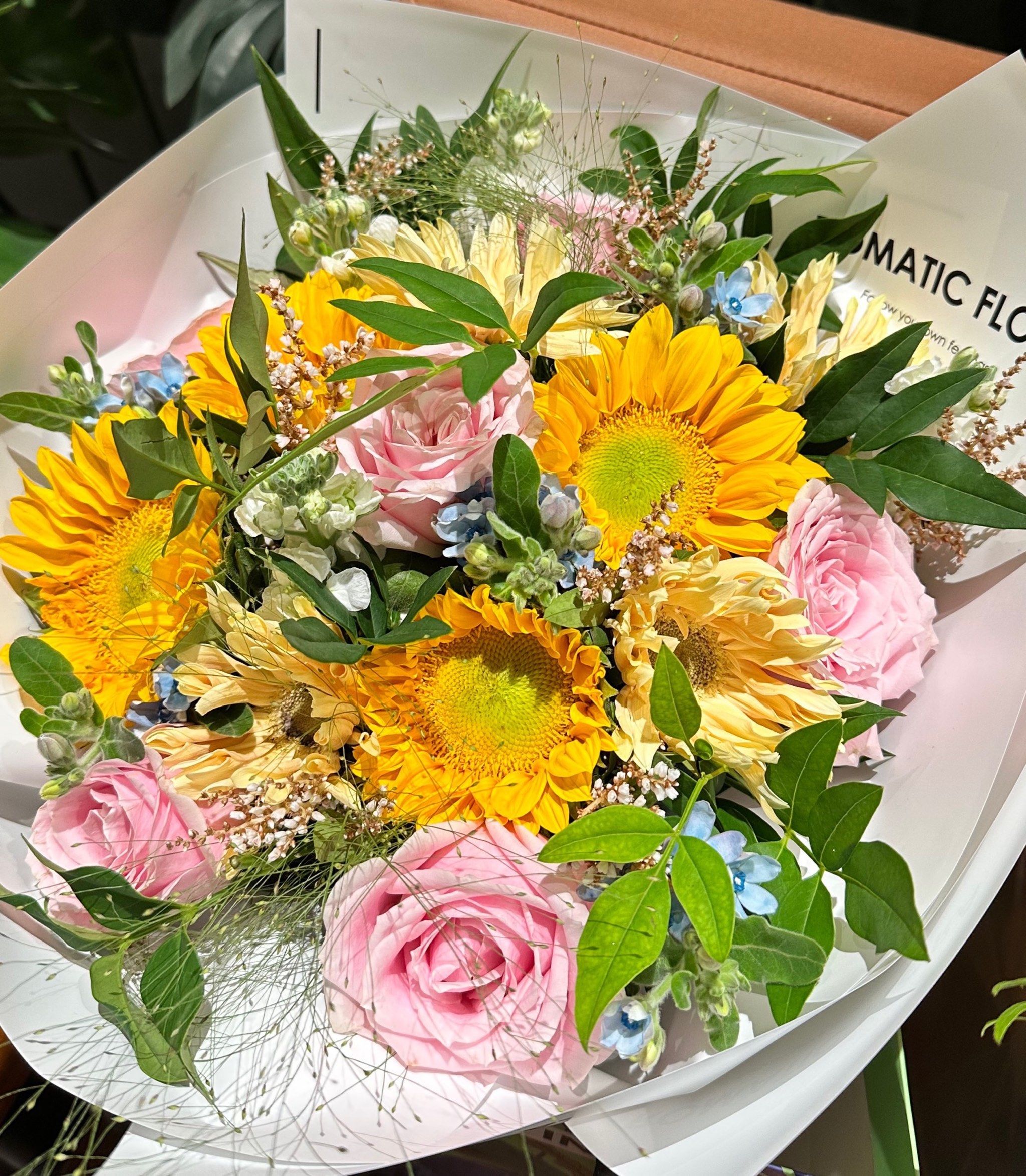 向日葵混搭花束!元气感十足的森系绿心向日葵