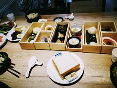 -乐领拈花溪·林涧食韵