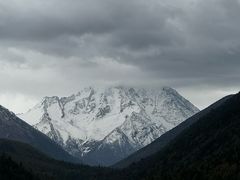 -亚拉雪山风景区