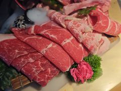 -铭牛烧肉·和牛海鲜自助(高新月牙湖店)
